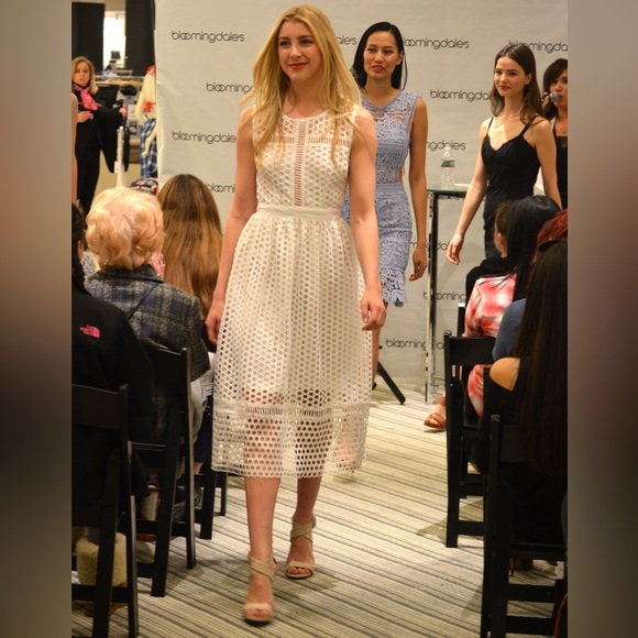 Aqua White Circle Lace Illusion Midi Dress Size L - Picture 11 of 13